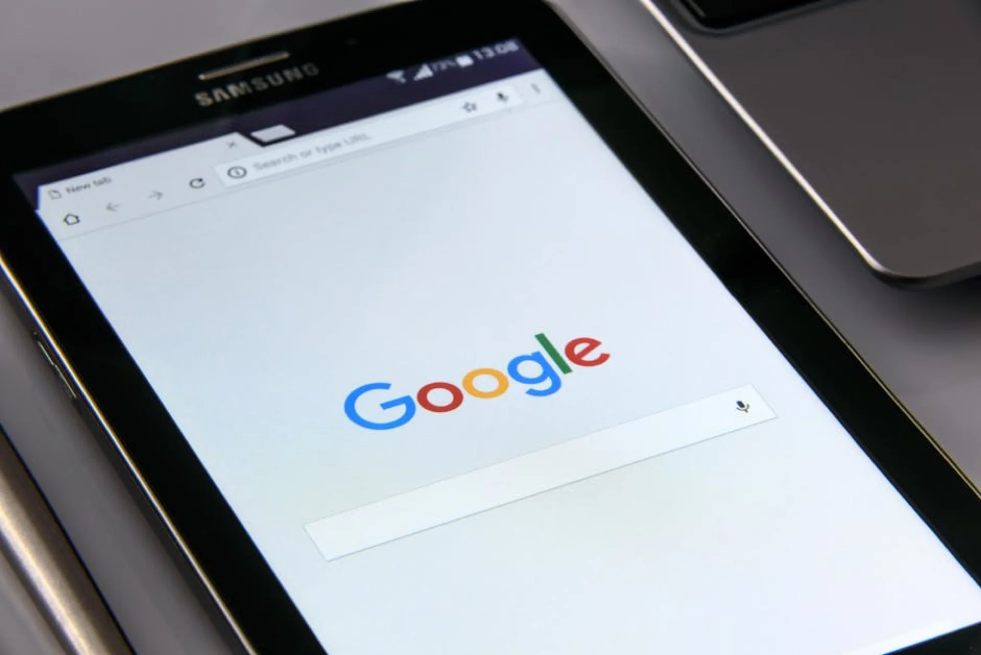 AI-generated Google search overviews replacing organic results for informational queries